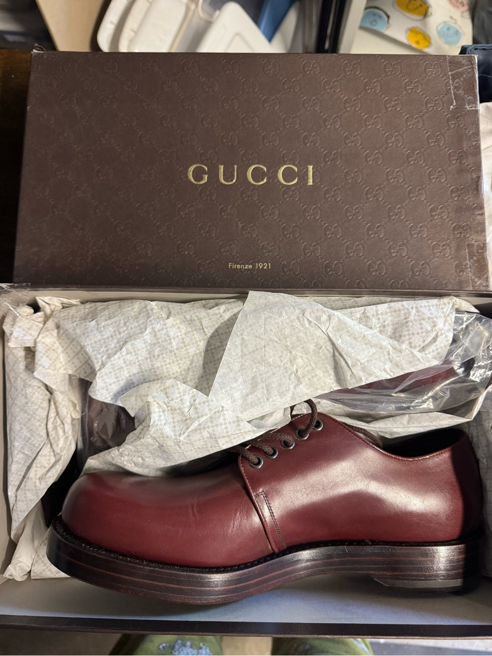 Gucci Men's Burgundy Leather Derby Shoes - Picture 6 of 7